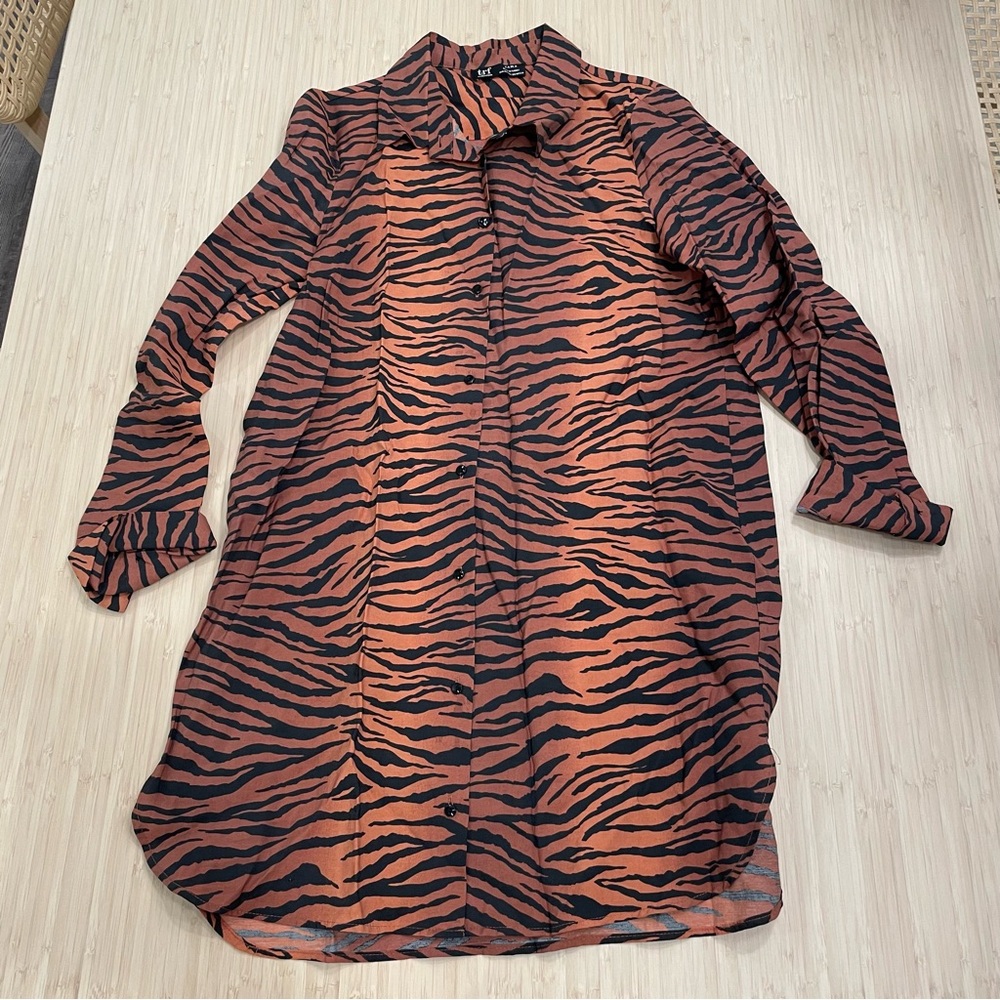 Women’s Tiger Stripe long Button-Up Shirt